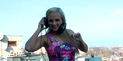 Blonde party girl loves outdoor fucking