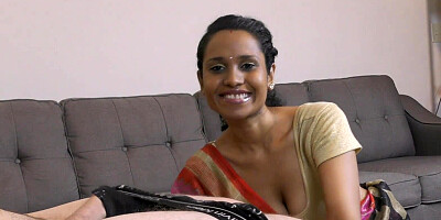 Indian MILF with a nice smile is ready to service a dick