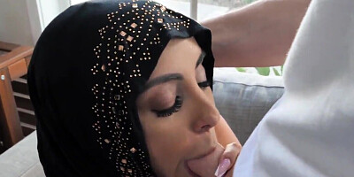 Lustful IT guy licks and fucks Muslim wife's pussy