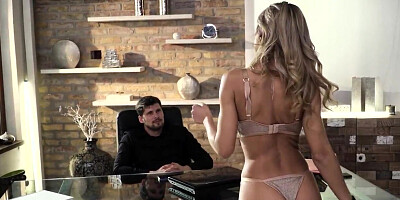 Cougar with round tits analyzed by her excited boss