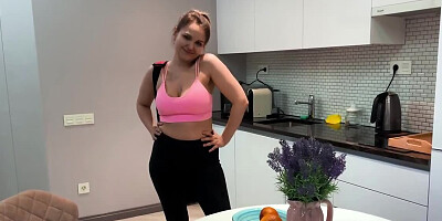 Mary Candy really likes the way Purple Jin shoves cock in vagina