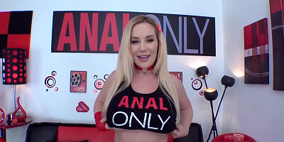 Getting In Savannahs Booty - Savannah Bond