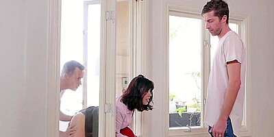 Strokes Sexy Amber Chase Gets Stuck And Fucked On The Window