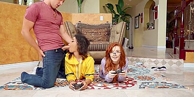 Tricky Dude Penetrates Black And White Teen 18+ Slits At - Jeni Angel, Van Wylde And Gamer Girl