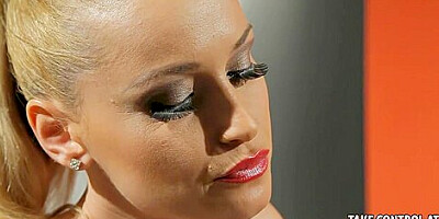 Featuring Kathia Nobilis