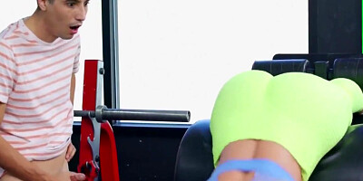 Milf Rides Short Guy In The Gym During Workout - Alura Jenson