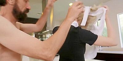 See A Young Maid Gets Fucked While She Is Cleaing Th - Steve Holmes And Anny Aurora