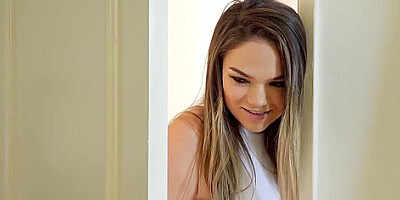 Hot Ho Likes A Great Big Panis - Athena Faris