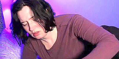 Bettie Bondage – Sharing A Bed With Your Stepsis