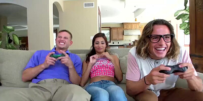 Yummy Jade Jantzen double teamed while playing video game