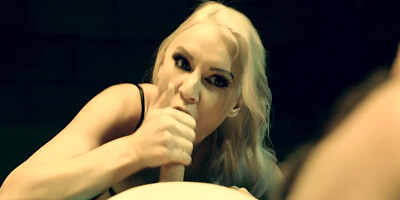 Blond ebabe Kenzie Taylor blows Tommy Pistol after being licked