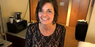 Country MUMMY takes facial cumshot