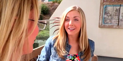 MILF buried her fingers in teens pussy