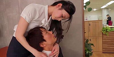 [stars-647] Hey Dont You Think It Would Be Exciting If I Give You A Hard Kiss Here? Perverted Seductress Suzu Honjo Scene 4