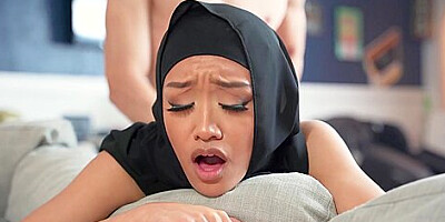 Prude Arab Teen 18+ Introduced To A Huge Cock For The First Time With Linda Blonde And Jade Kimiko