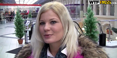 Blonde chick Pamela pick uped and sucks in the dressing room