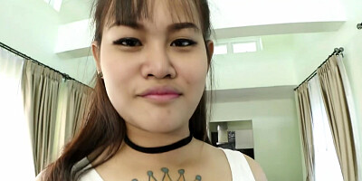 Amateur Thai cutie gets fucked by a foreigner