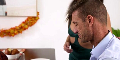 Thanksgiving Turns Me On - S40:E18 - Nubilefilms