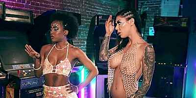 Janice Griffith, Demi Sutra And Karma Rx In Lesbians Tribbing In Virtual Game