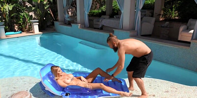 Azul In The Pool / 20.2.2022 With Xander Corvus And Azul Hermosa