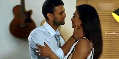 Beautiful Indian girl decides to cheat on boyfriend