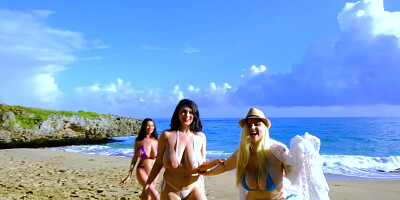 On Location North Coast: Three Girl Shower