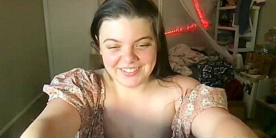 Beautiful Chubby Girl Delightfuly Cumming