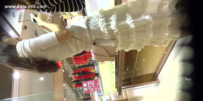 peeping chinese amateur upskirt.116