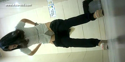 chinese girls go to toilet.87