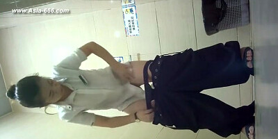 chinese girls go to toilet.87