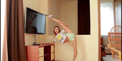 skinny flexible teen 18+ masturbation