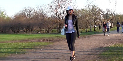 Jeny Smith's seethrough yoga pants in public