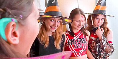 Stunner Elise Moons Originals Movie