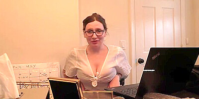 Bettie Bondage – The Free-use Workplace