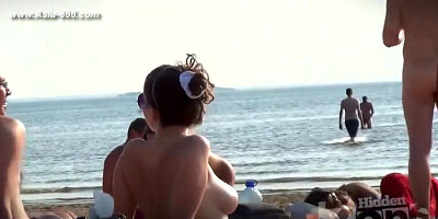 peeping Naturist Beach.33