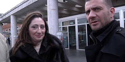 Amateur Milf Agrees To Have Trio Intercourse