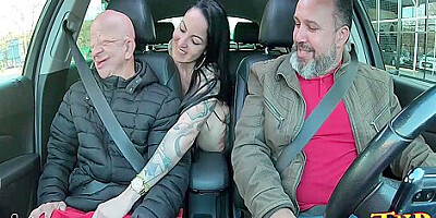 Bruno Diferente Entra Na Carona E Tem Uma Supresa Com A Mais Desejada Estrela Porno Elisa Sanches 30 Min