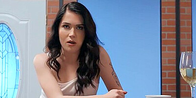 Lacy Lennon And Evelyn Claire In Sex Addicted Lesbian Lacy Finger-fucks A Pretty Girl