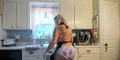 Painted Rose – Grandma’s Cookies Fuck Boy Training