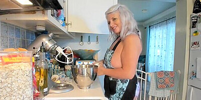 Painted Rose – Grandma’s Cookies Fuck Boy Training