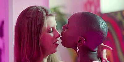 Zaawaadi And Lyne Share Some Girl Time - Mariska X