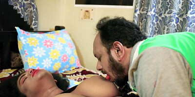 Horny devar seduces curvaceous Indian bhabhi on fucking