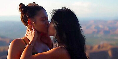 Come-hither And Michelle Andersons Ebony