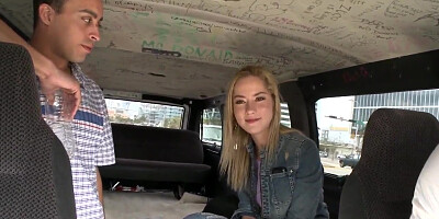 Layla Leoni wanna have sex in a bang bus