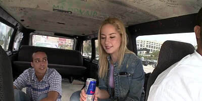 Layla Leoni wanna have sex in a bang bus
