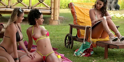 Milf Having Threesome With Lesbian - Big T, Stacy Bloom And Alyssia Kent