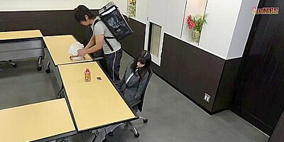 [gns-037] Bento Delivery By Office Lady Targeted Day And Night Scene 16
