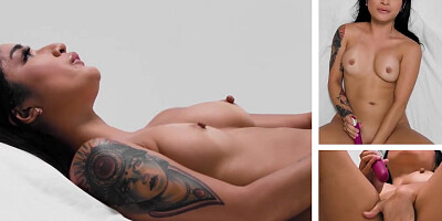 Free Premium Video Up Close - How Women Orgasm With Natural Beauty Avery Black! Solo Female Masturbation! Full