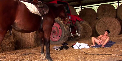 Francsina In Kinky Mama Playing With Herself In A Barn