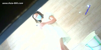 chinese girls go to toilet.289